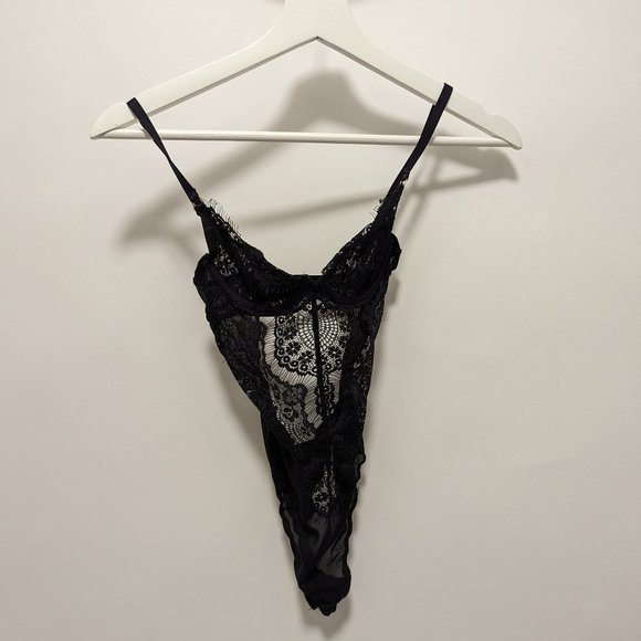 10 by Babaton lace bodysuit - Picture 1 of 3